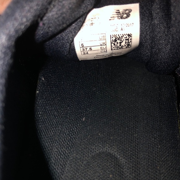 Athletic sneakers - Picture 4 of 4